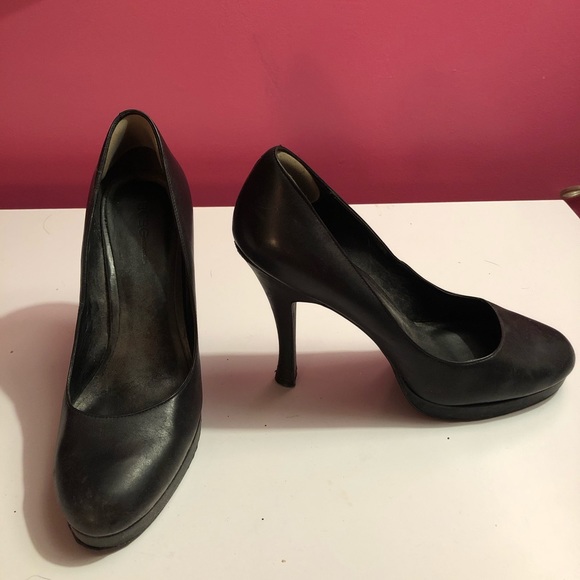 BCBG black heels - Picture 1 of 3